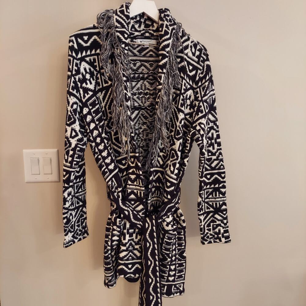 Foxcroft Belted Cardigan Size Large Black White Fringe Pockets Long Sleeve Layer